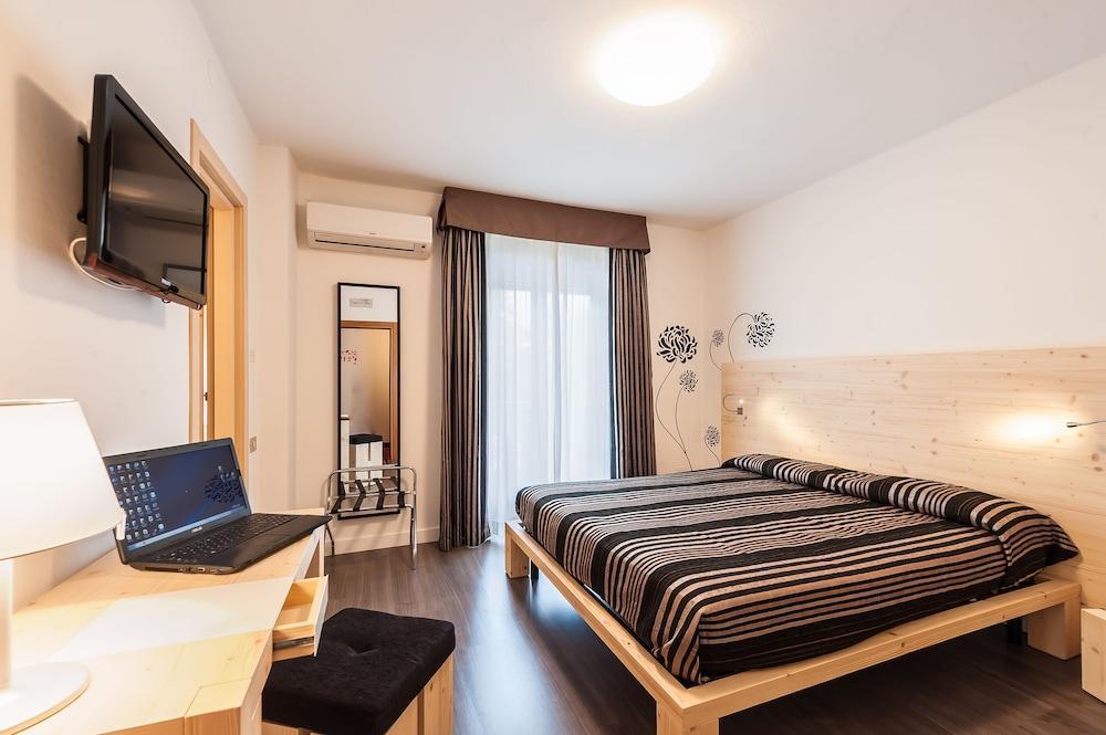Hotel Al Sorriso Greenpark & Wellness Levico Terme Exterior foto